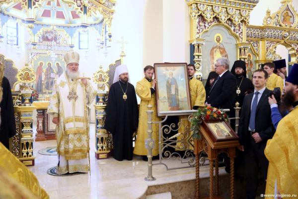 Патриарх Кирилл освятил храм святого Александра Невского при МГИМО