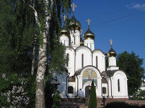 Клуб истории Церкви посетил святые места Ярославской и Ивановской областей